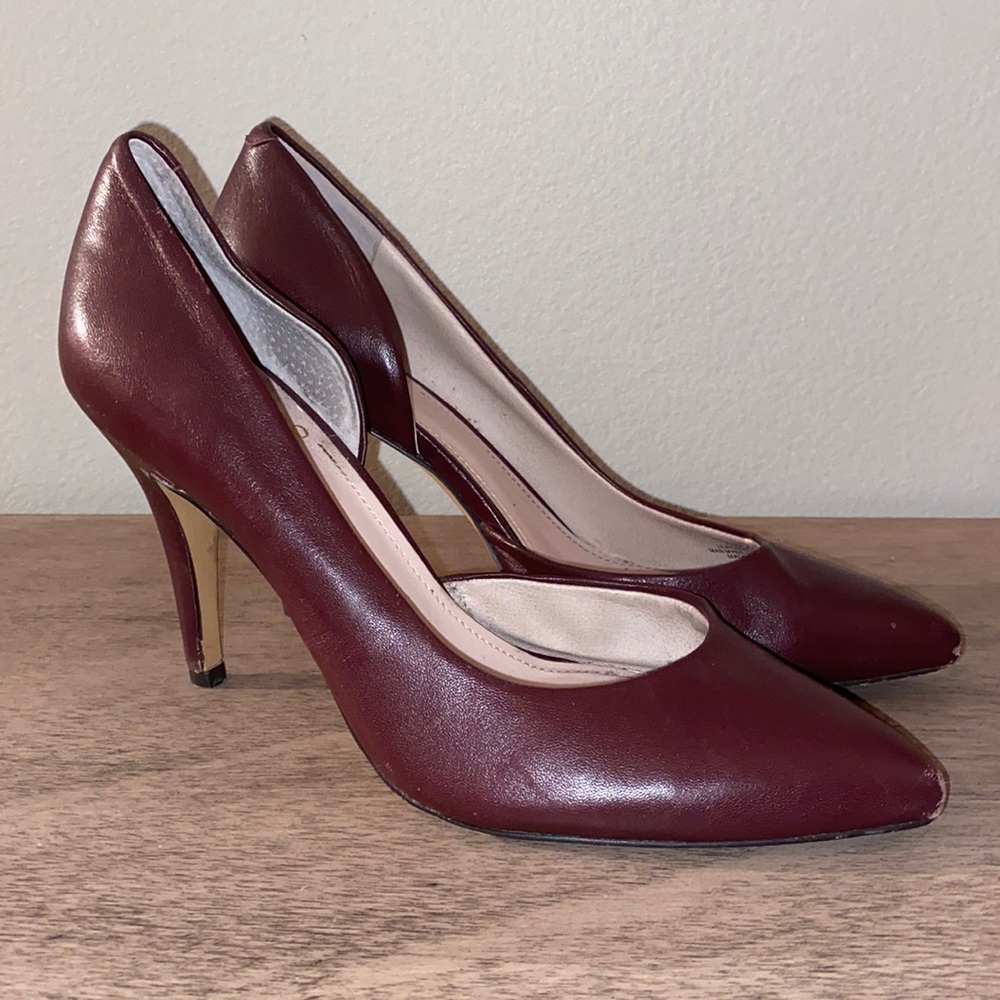 Vince Camuto maroon 3 inch heels